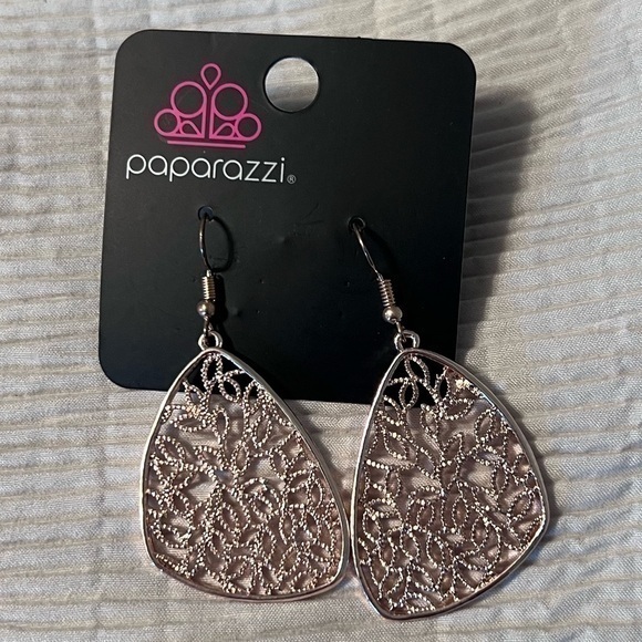 NWT Paparazzi Rose Gold Dangly‎ Earrings - Picture 1 of 3